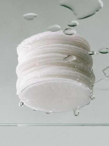 blythe clear canister of gentle tear-stain wipes